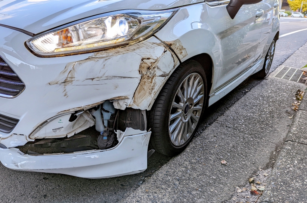 事故による車修理に対応